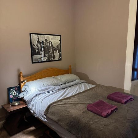 Central Room In Historic Tenement Shared Apartment Near Old Town Edinburg Exteriör bild