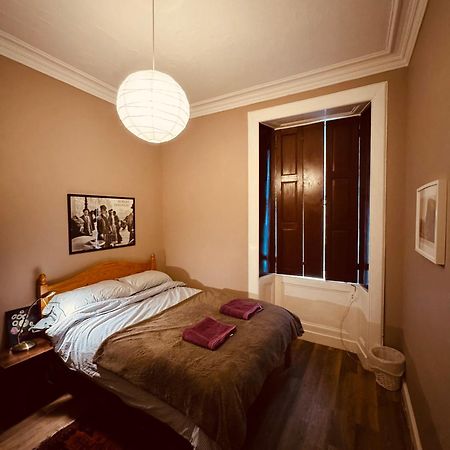 Central Room In Historic Tenement Shared Apartment Near Old Town Edinburg Exteriör bild